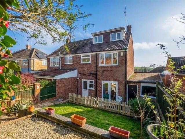 4 bed house for sale