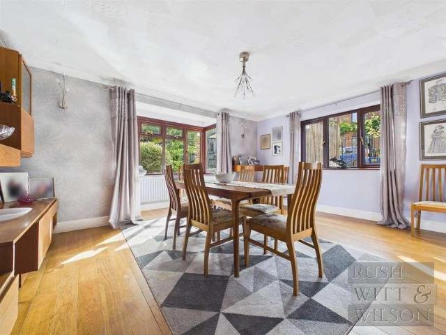 4 bed house for sale