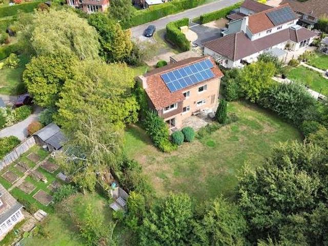 4 bed house for sale