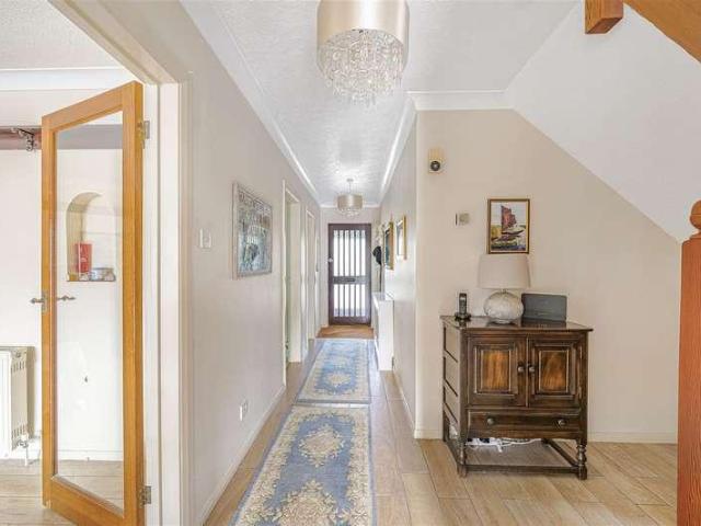4 bed house for sale