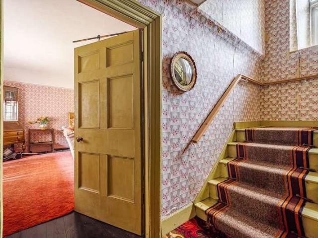 4 bed house for sale