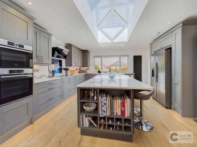 4 bed house for sale