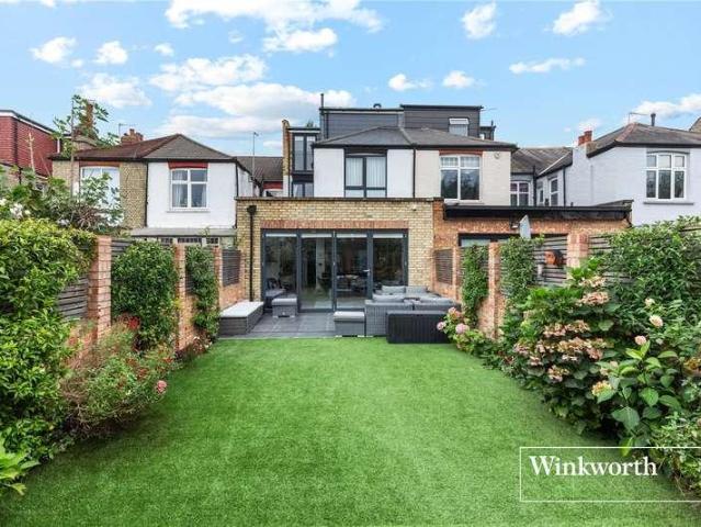 4 bed house for sale