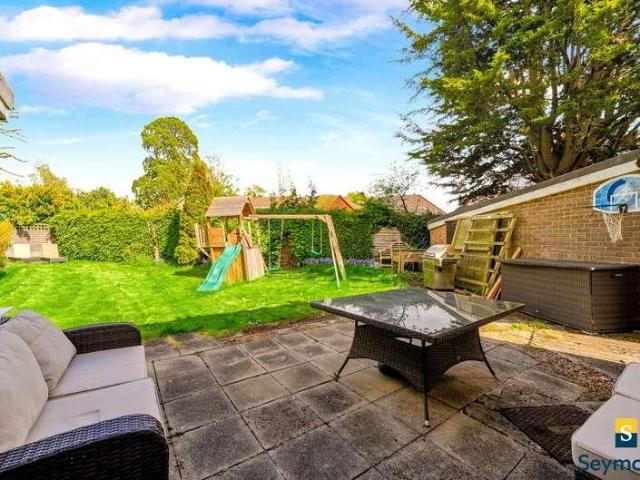 4 bed house for sale