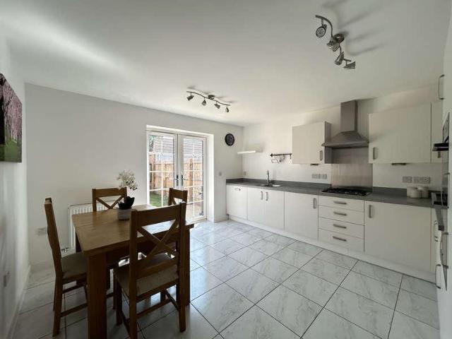 4 bed house for sale