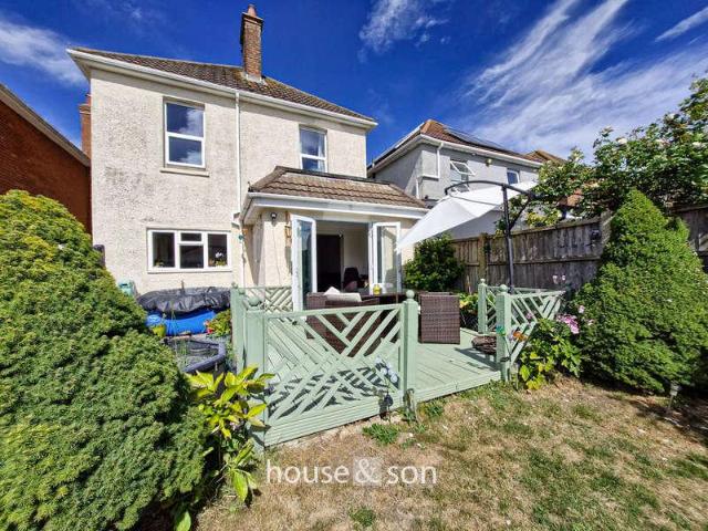 4 bed house for sale