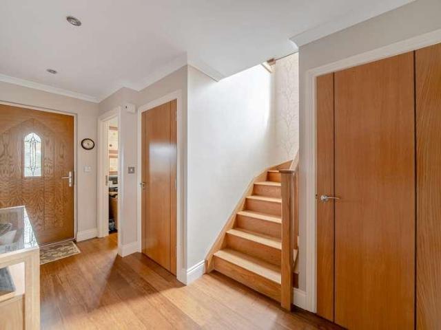 4 bed house for sale