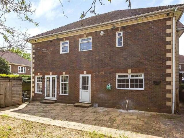 4 bed house for sale