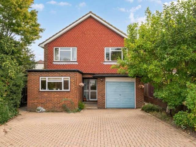 4 bed house for sale