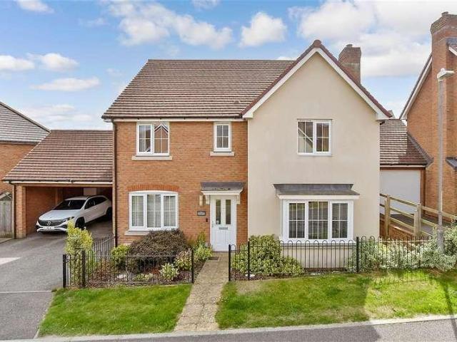 4 bed house for sale