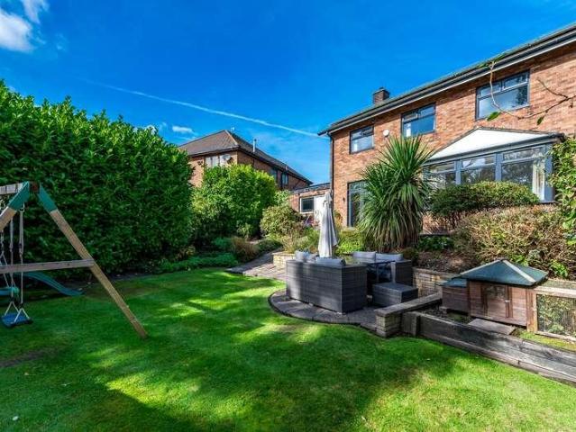 4 bed house for sale