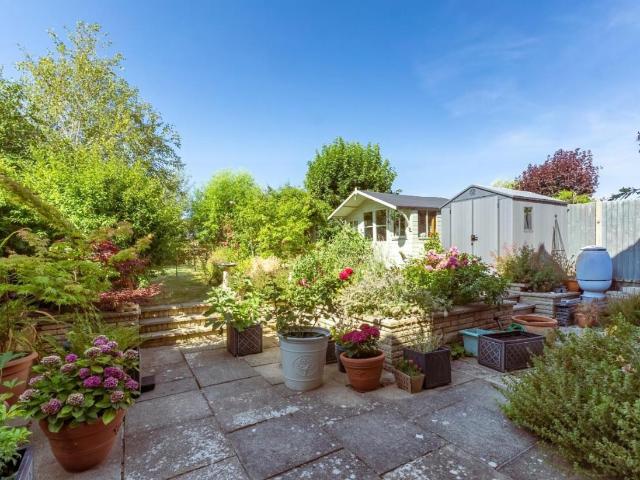 4 bed house for sale
