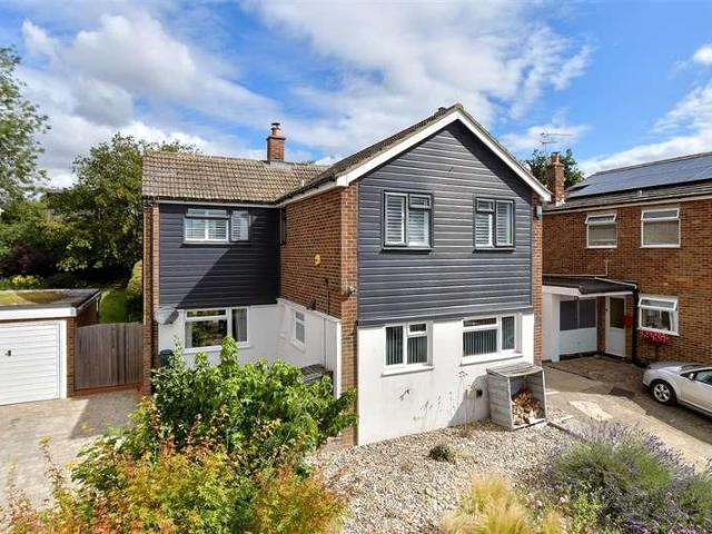 4 bed house for sale