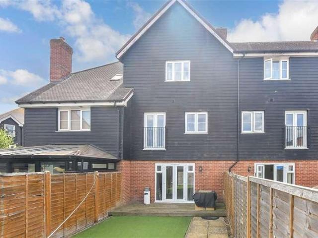 4 bed house for sale