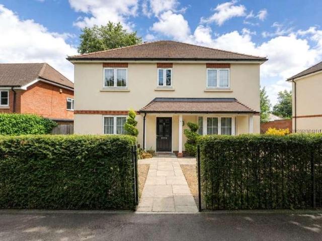 4 bed house for sale