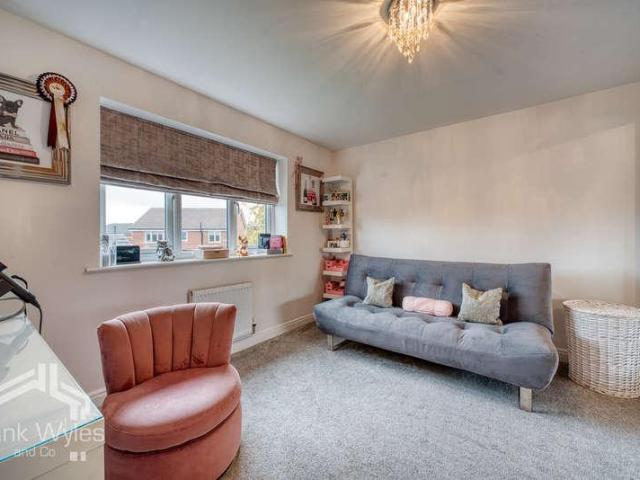 4 bed house for sale