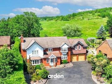 4 bed house for sale