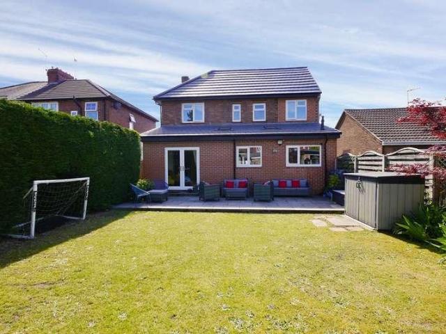 4 bed house for sale