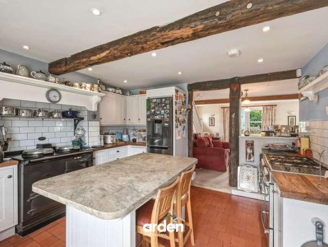 4 bed house for sale