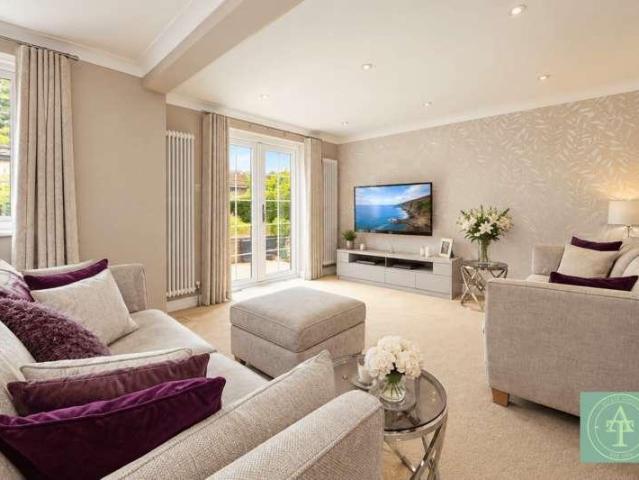 4 bed house for sale