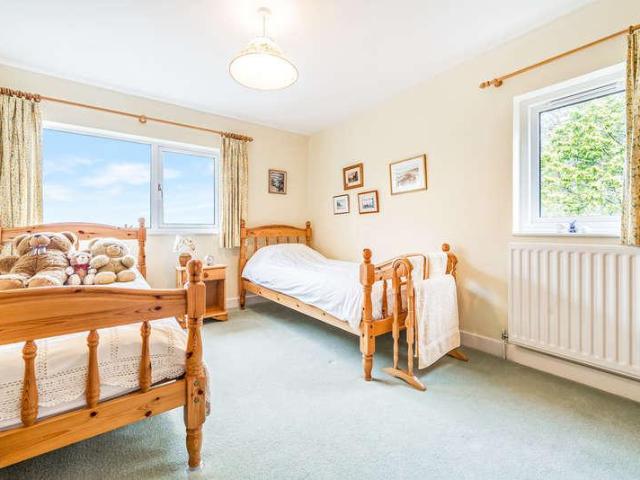 4 bed house for sale