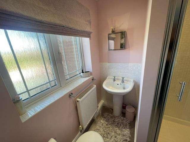 4 bed house for sale