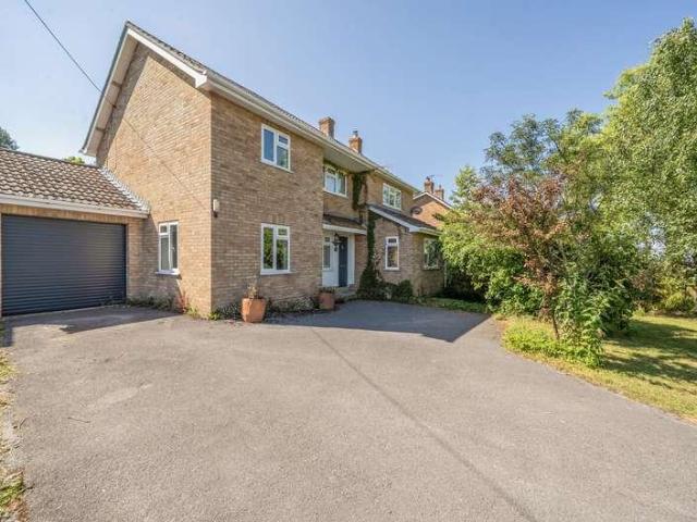 4 bed house for sale