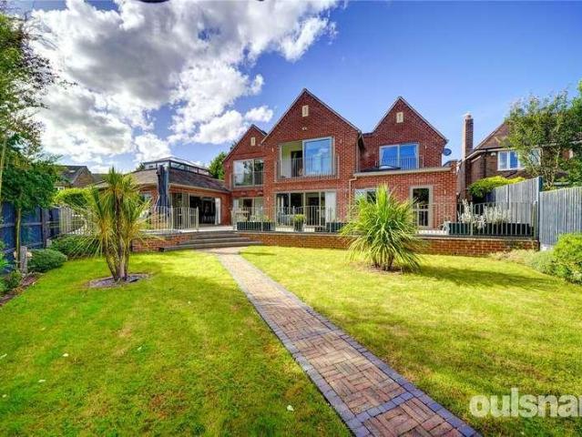 4 bed house for sale