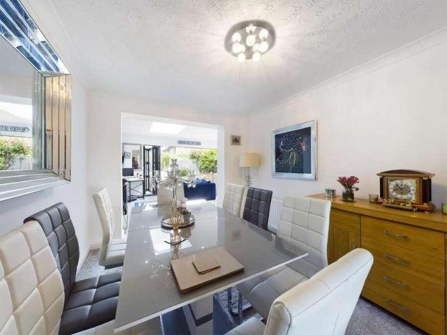 4 bed house for sale