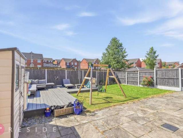 4 bed house for sale