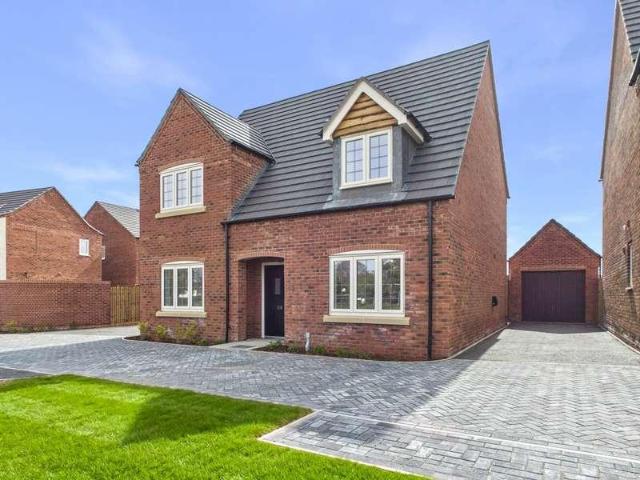 4 bed house for sale