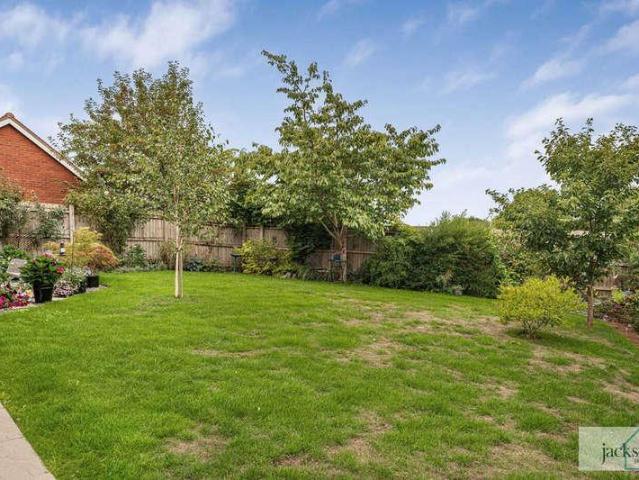4 bed house for sale