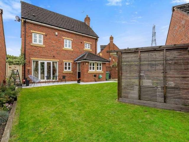 4 bed house for sale