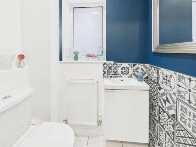 4 bed house for sale