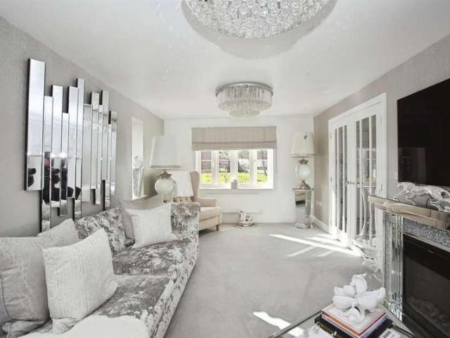 4 bed house for sale