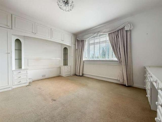 4 bed house for sale
