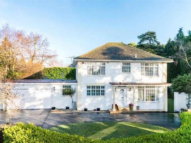 4 bed house for sale