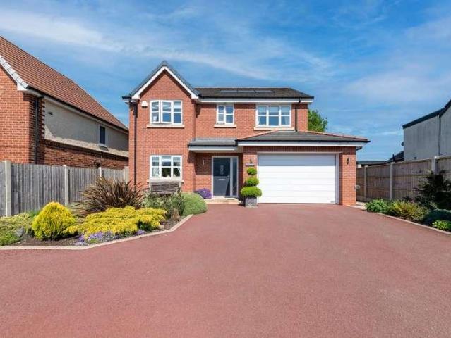 4 bed house for sale