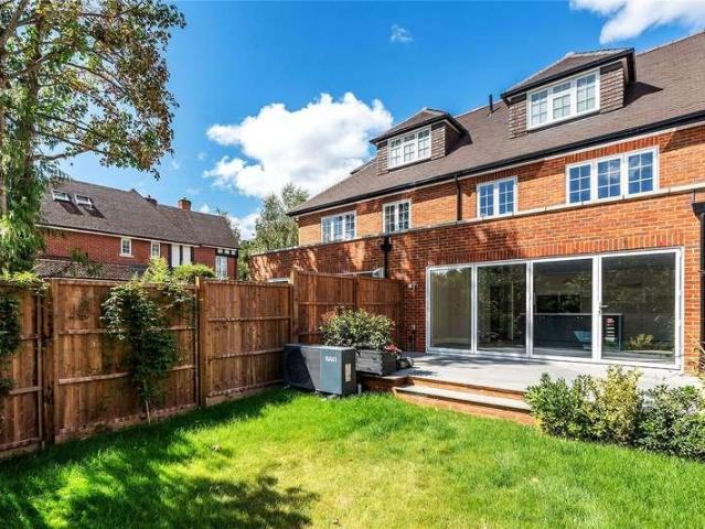 4 bed house for sale