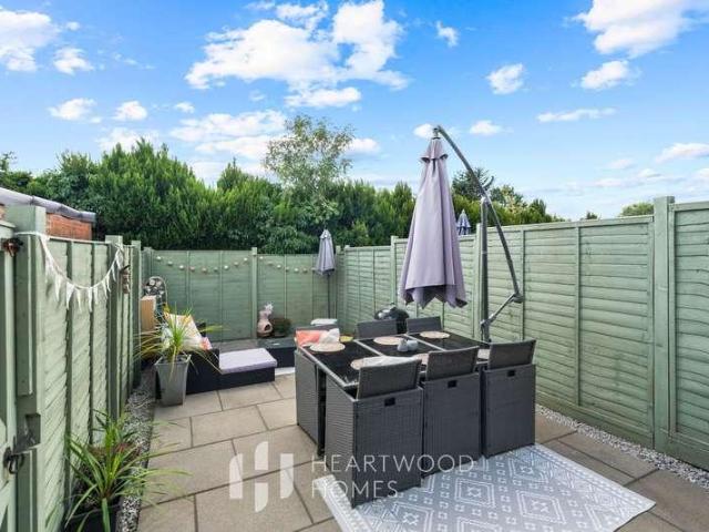 4 bed house for sale