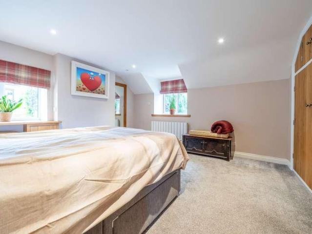 4 bed house for sale
