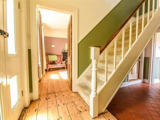 4 bed house for sale
