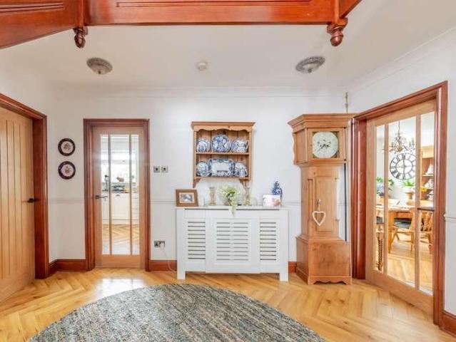 4 bed house for sale