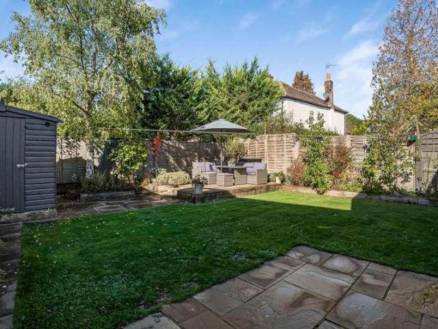 4 bed house for sale