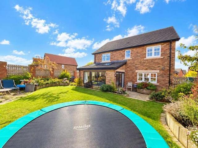 4 bed house for sale