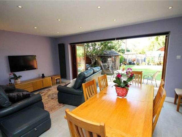 4 bed house for sale