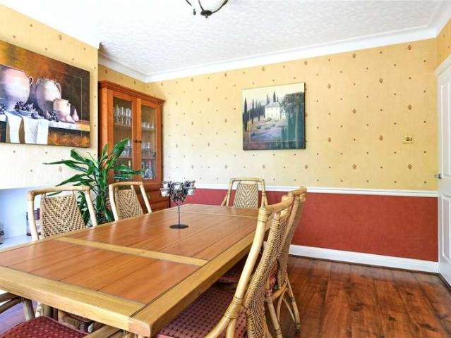 4 bed house for sale