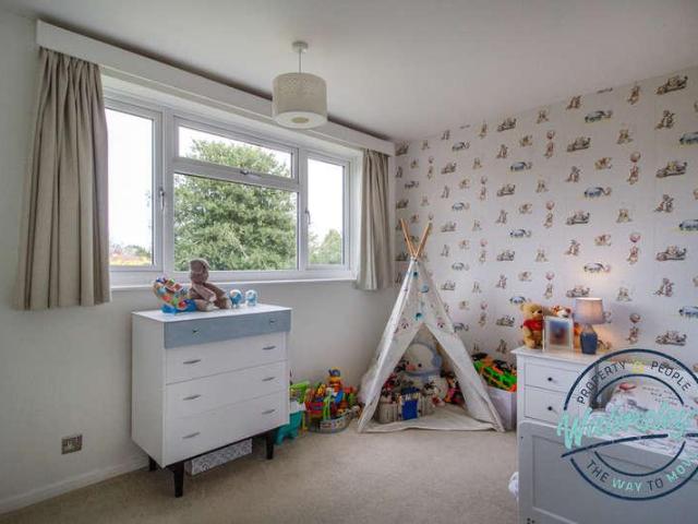 4 bed house for sale