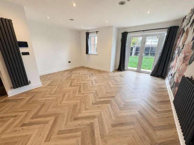 4 bed house for sale