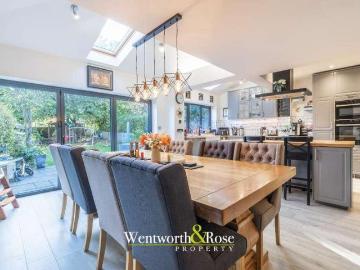 4 bed house for sale